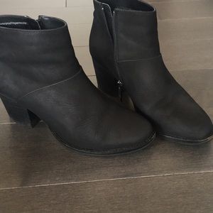 Blondo Waterproof Bootie